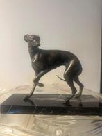 italiaans windhondje whippet hond op marmer, Antiquités & Art, Art | Sculptures & Bois, Enlèvement ou Envoi