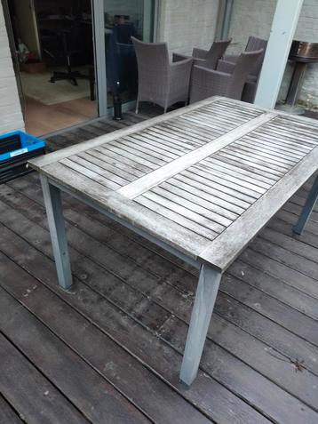 Tuintafel  beschikbaar voor biedingen