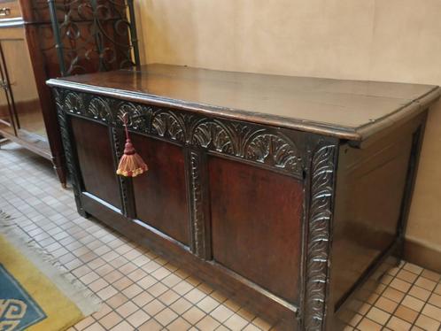 Magnifique coffre à abattant - Chêne sculpté - 17è siècle, Huis en Inrichting, Woonaccessoires | Kisten, Ophalen