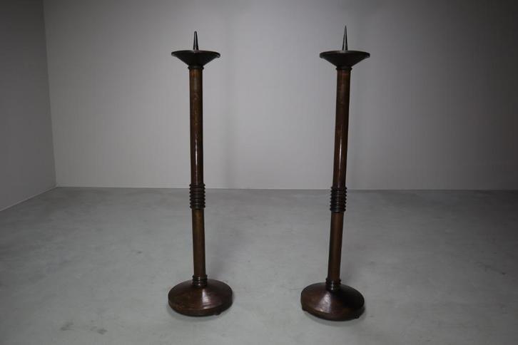 A pair of modernist wooden church candle holders, 1945-1960, Antiek en Kunst, Antiek | Kandelaars, Ophalen