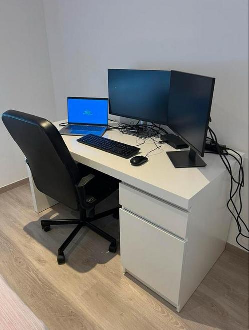 Modern bureau + bureaustoel – ideaal voor werk of studie, Huis en Inrichting, Bureaus, Zo goed als nieuw, Bureau, Ophalen