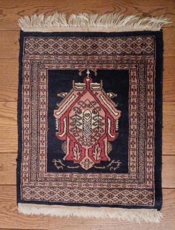 Kleine tapijt  59 cm  x  49 cm 100% wol,   met certificaat beschikbaar voor biedingen