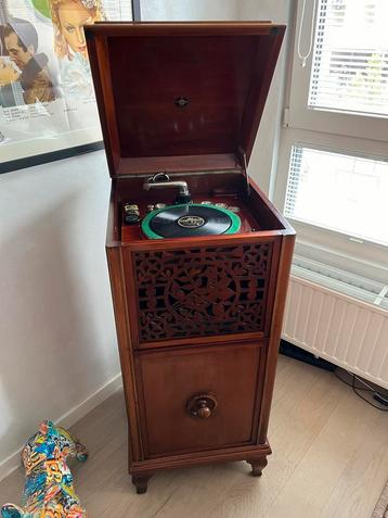 Fraaie Art-Deco “Elektromophon” model 26 grammofoon, Enlèvement