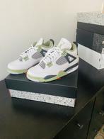 Nike Jordan 4 retro seafoam/oilgreen T42,, Ophalen, Zo goed als nieuw