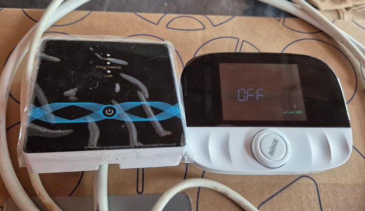 Slimme thermostaat, Doe-het-zelf en Bouw, Thermostaten, Zo goed als nieuw, Slimme thermostaat, Ophalen