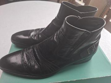Kalfslederen binnen&buiten herenbotjes m.Clarks 45 beschikbaar voor biedingen
