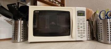 Combinatie van magnetron/grill beschikbaar voor biedingen