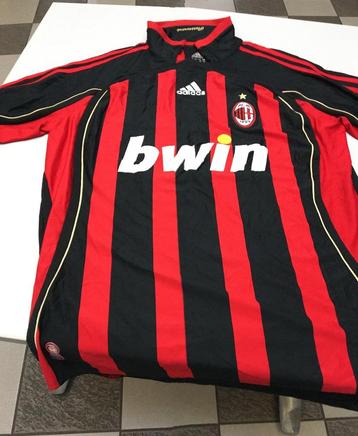 AC MILAAN Voetbalshirt beschikbaar voor biedingen