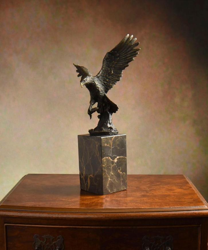Grote Bronzen Beeld van een vissende Adelaar GRATIS LEVERING, Antiek en Kunst, Antiek | Brons en Koper, Brons, Verzenden