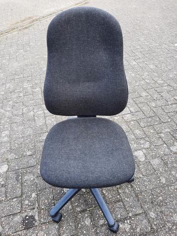 Bureaustoel  beschikbaar voor biedingen