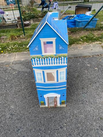 Maison de poupee / barbie  beschikbaar voor biedingen