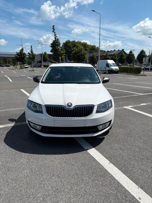 Skoda octavie active prete a immatriculer, garantie, Auto's, Skoda, Bedrijf, Octavia, Boordcomputer, Benzine, Euro 5, Handgeschakeld