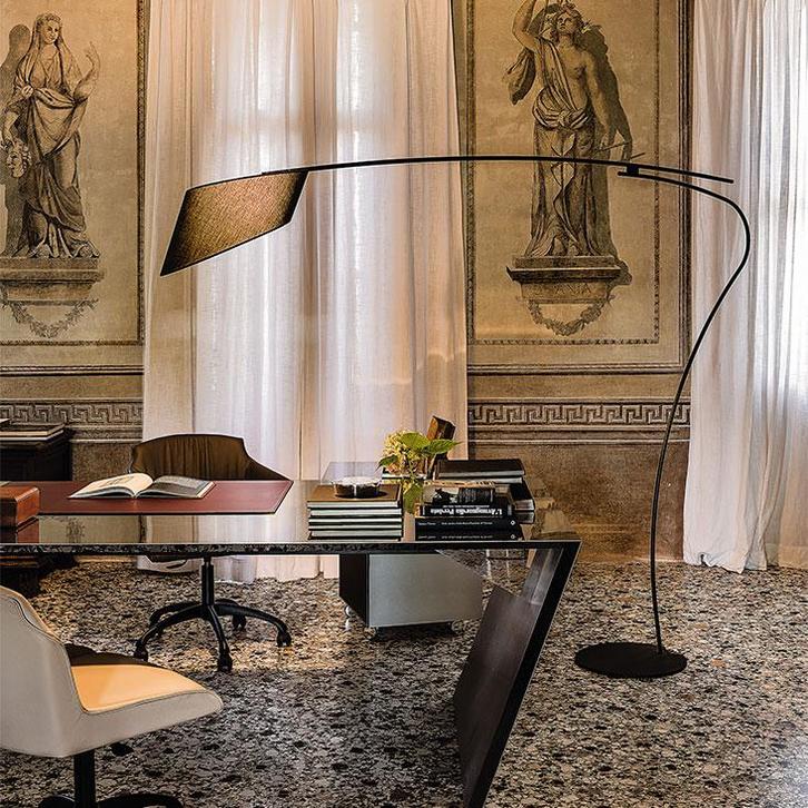 Cattelan Italia Flag (staande lamp/ vloerlamp) (nieuw €1599), Huis en Inrichting, Lampen | Vloerlampen, Zo goed als nieuw, Ophalen