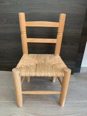 Mooie houten kinder/pop stoeltje - nieuwstaat beschikbaar voor biedingen