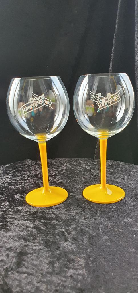 2 prachtige Shweppes glazen, Verzamelen, Glas en Drinkglazen, Ophalen