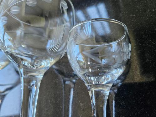 Set vintage handgeslepen wijnglazen, Verzamelen, Glas en Drinkglazen, Zo goed als nieuw, Overige typen, Ophalen