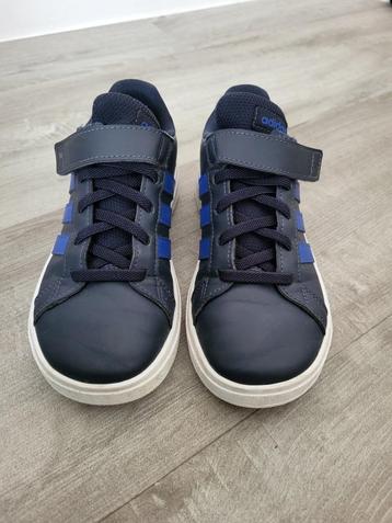 Basket Adidas pointure 31 beschikbaar voor biedingen