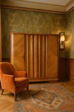 Art-deco eiken kleerkast met houtsnijwerk (jaren ’30-’40), Antiek en Kunst, Antiek | Meubels | Kasten, Ophalen