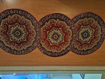 Tapis ronds, lot de 3 disponible aux enchères