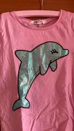 Dolfijn t shirt roze met verfvlekjes mt 122-128, Utilisé, Enlèvement ou Envoi