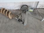 Hydrolische grondboor voor knikmops km 100, Ophalen