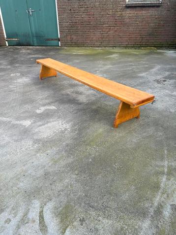 Turnbanken 220cm beschikbaar voor biedingen