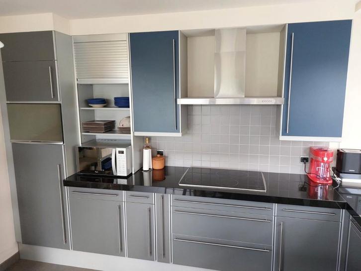 Keuken met eiland in goede staat, kwaliteitsmaterialen, Huis en Inrichting, Keuken | Complete keukens, Zo goed als nieuw, Ophalen