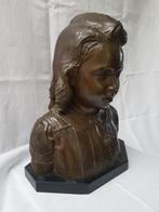beeld buste brons jong meisje gesigneerd Cyriel de Brauwer, Brons, Ophalen