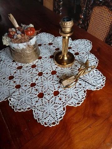 klein messing tafellampje zonder kap beschikbaar voor biedingen