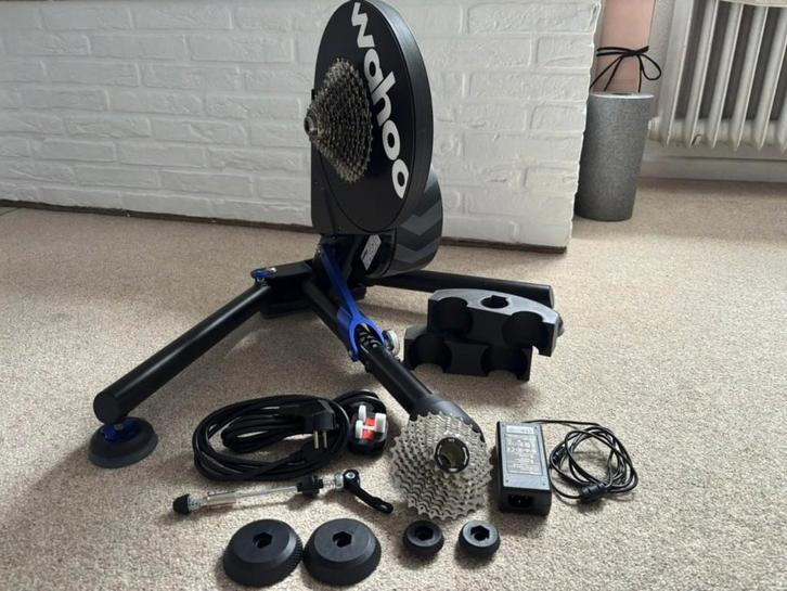 Wahoo KickR V5 Smartrainer met accessoires, Sport en Fitness, Wielrennen, Zo goed als nieuw, Overige typen, Ophalen of Verzenden