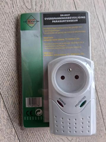 Overspanningsbeveiliging voor computer, home cinema, TV,... beschikbaar voor biedingen