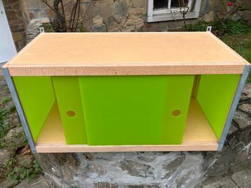 Kewlox-hangkastje met acryl deurtjes beschikbaar voor biedingen