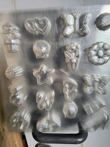 Vormen voor chocolade  beschikbaar voor biedingen