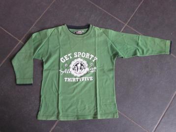groene trui beschikbaar voor biedingen