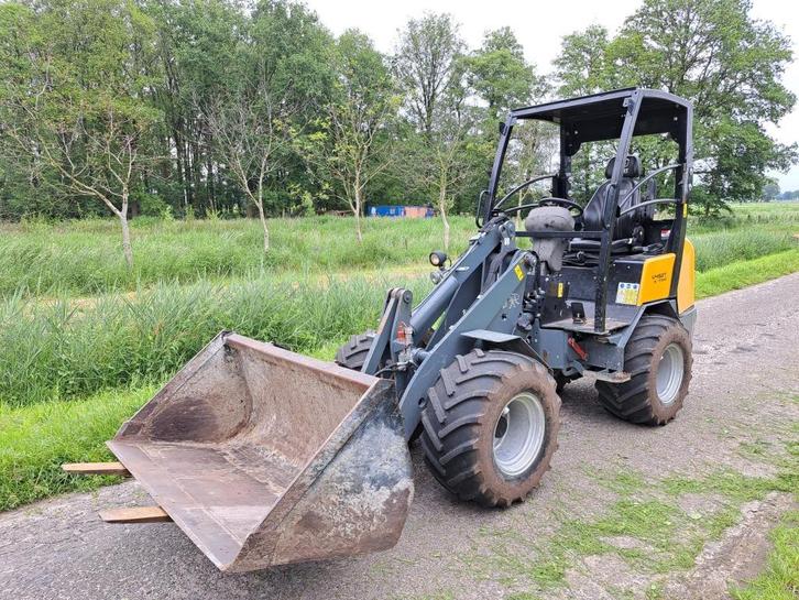 Giant v452t kniklader, Zakelijke goederen, Machines en Bouw | Overig, Ophalen