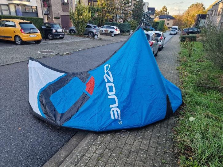 Kite Ozone Alpha V1 10m, Watersport en Boten, Kitesurfen, Zo goed als nieuw, Kite, 10 m², Ophalen of Verzenden