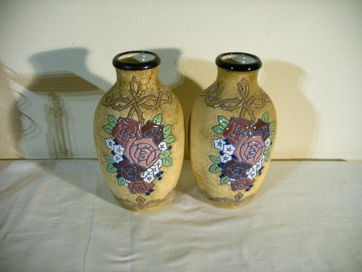 Deux vases amphores tchèques identiques, Antiquités & Art, Antiquités | Vases, Enlèvement ou Envoi