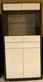 Hulsta now vitrinekast, Huis en Inrichting, Ophalen, Zo goed als nieuw