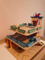 Houten speelgarage, Kinderen en Baby's, Ophalen of Verzenden, Zo goed als nieuw