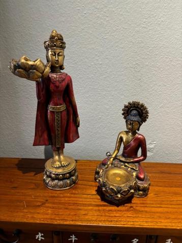 2 très belles figurines asiatiques réalisées à la feuille d  beschikbaar voor biedingen