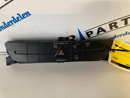 Paniekverlichtings Schakelaar van een Mercedes E-Klasse, Auto-onderdelen, Dashboard en Schakelaars, Mercedes-Benz, Gebruikt, 3 maanden garantie
