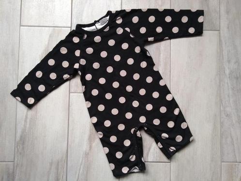 ✿ M62 - pyjama dots, Enfants & Bébés, Vêtements de bébé | Taille 62, Comme neuf, Fille, Vêtements de nuit ou Sous-vêtements, Enlèvement ou Envoi