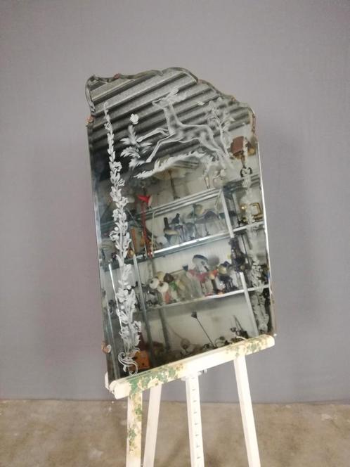 Antieke geslepen spiegel met hert, Antiek en Kunst, Antiek | Spiegels, Ophalen