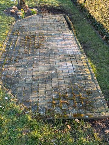 Gratis 5m2 grijze betonklinkers 10x10x4cm  beschikbaar voor biedingen