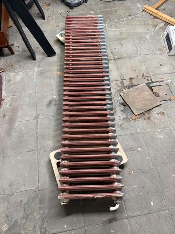 2 oude radiators, goede staat. beschikbaar voor biedingen