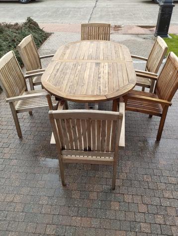 Tuintafel en 6 stoelen in "Teak" beschikbaar voor biedingen