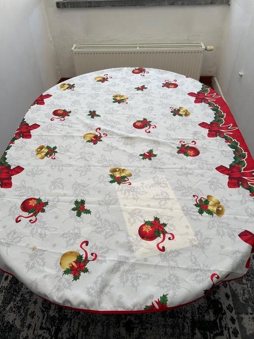 Rond tafellaken kerst, Huis en Inrichting, Tafelkleden, Gebruikt, Rond, Binnen, Ophalen