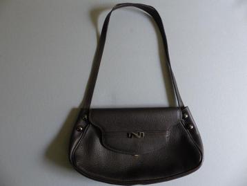 Nathan bruine handtas beschikbaar voor biedingen