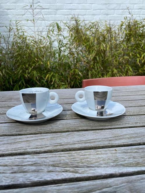 Illy tasjes, Verzamelen, Porselein, Kristal en Bestek, Nieuw, Kop en/of schotel, Porselein, Ophalen of Verzenden
