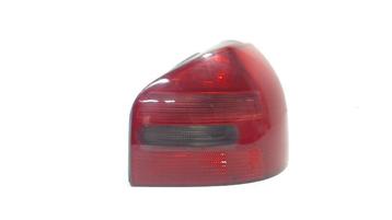 ARRIÈRE ENSEMBLE FEUX ARRIÈRES DROIT A3 (8L1) (8L0945096), Utilisé, Audi